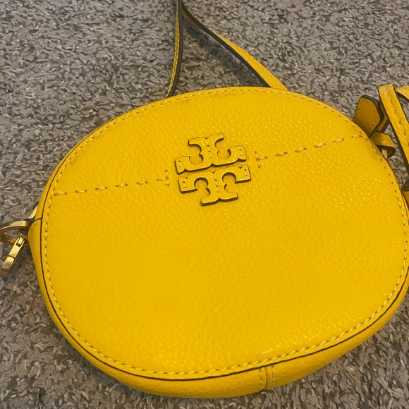 Tory Burch McGraw Round Leather Yellow Marigold Crossbody Purse Bag Tassels - Picture 2 of 9